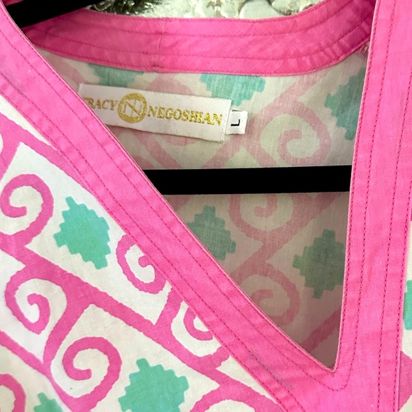 Tracey Negoshian Long Sleeve V Neck Blouse in Pink Size Large - Picture 4 of 12